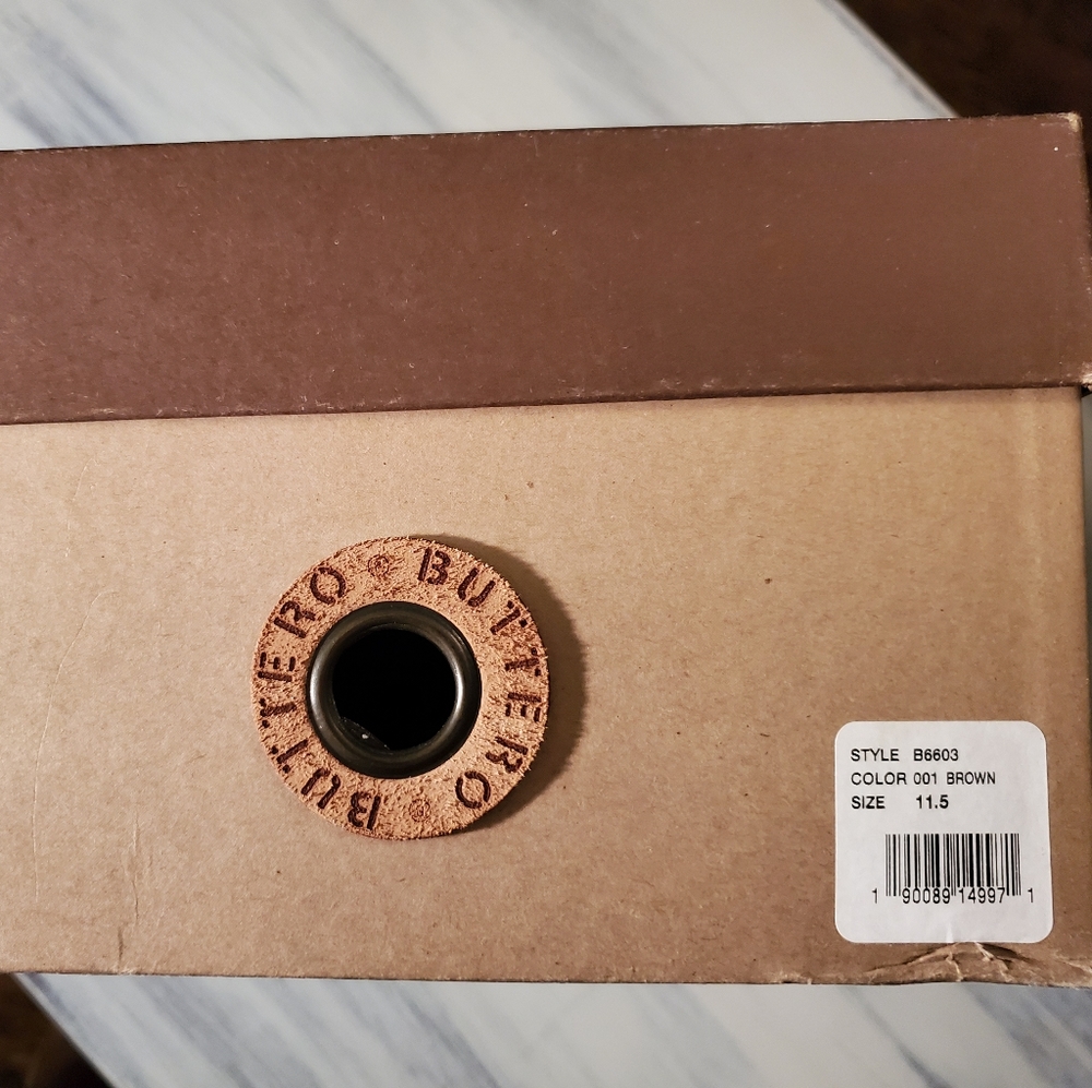 Brand new Buttero all leather mens sneakers